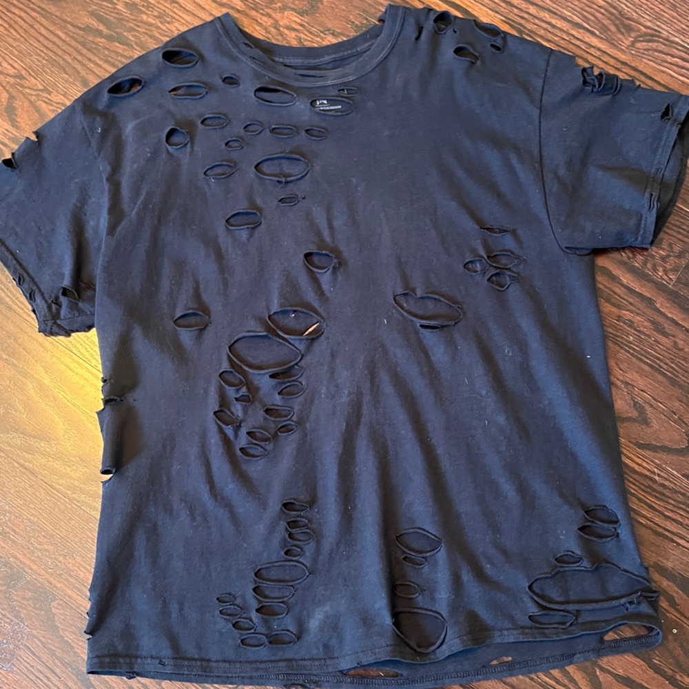 Oversized Ripped Shirt - Picture 4 of 5